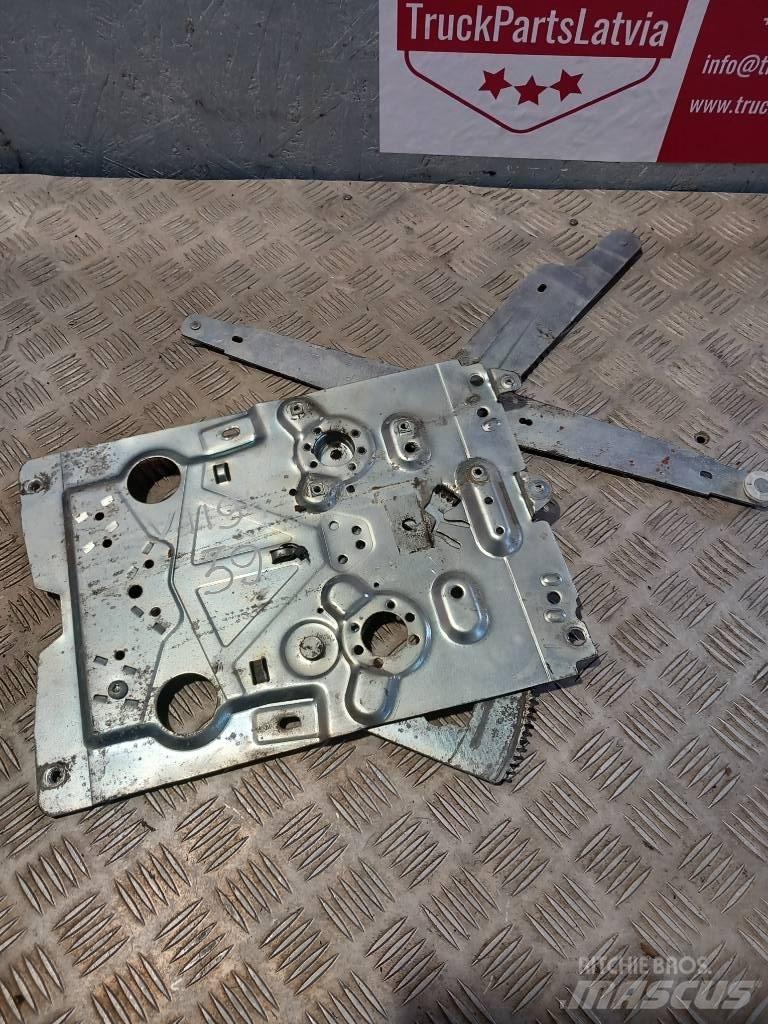 Volvo FH 12   20453660 Cabinas e interior
