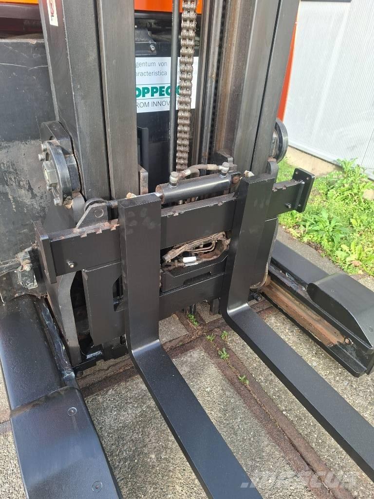 BT RR E 140 Carretillas retráctiles