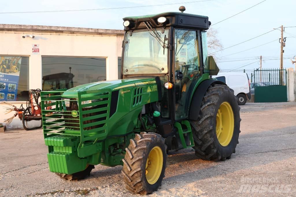 John Deere 5090 GN Tractores