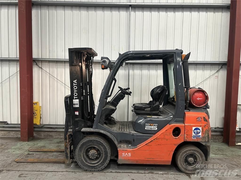 Toyota 02-8FGF25 Carretillas LPG