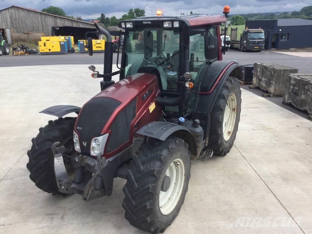Valtra N123 Tractores