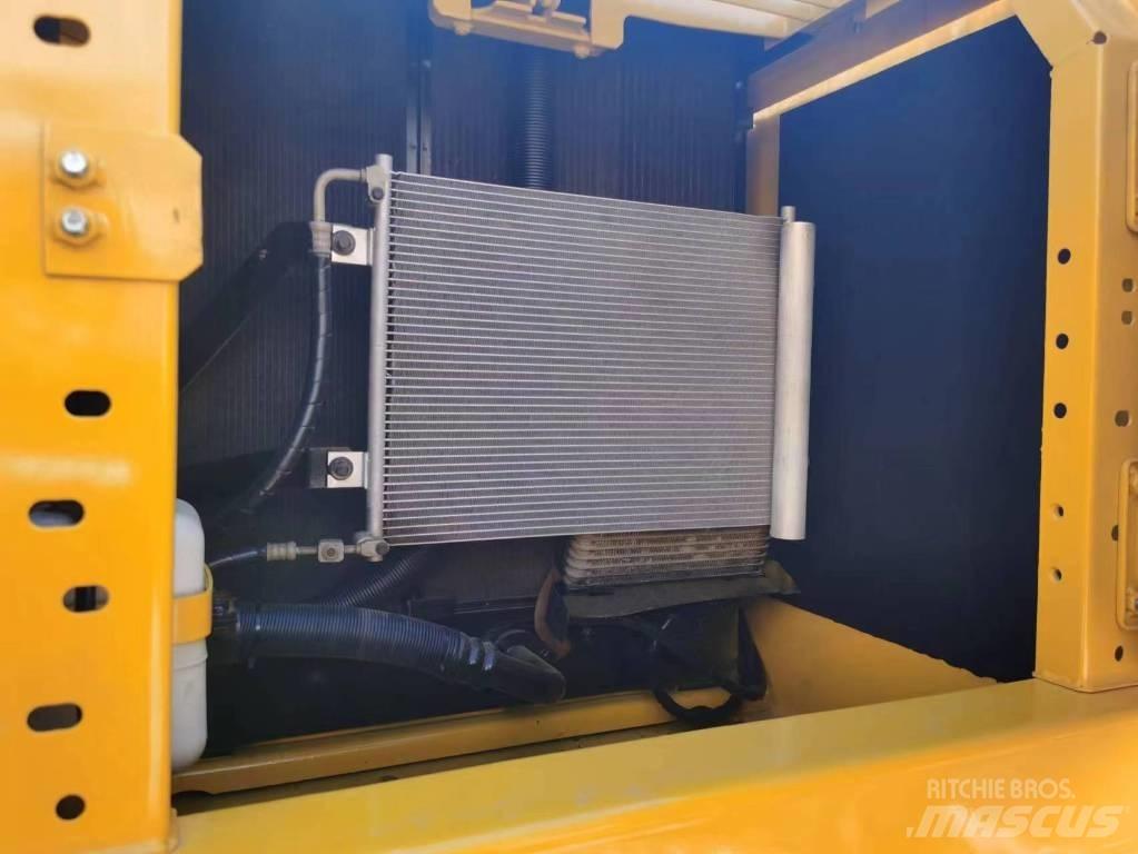 Komatsu PC 220-8 Excavadoras de cadenas
