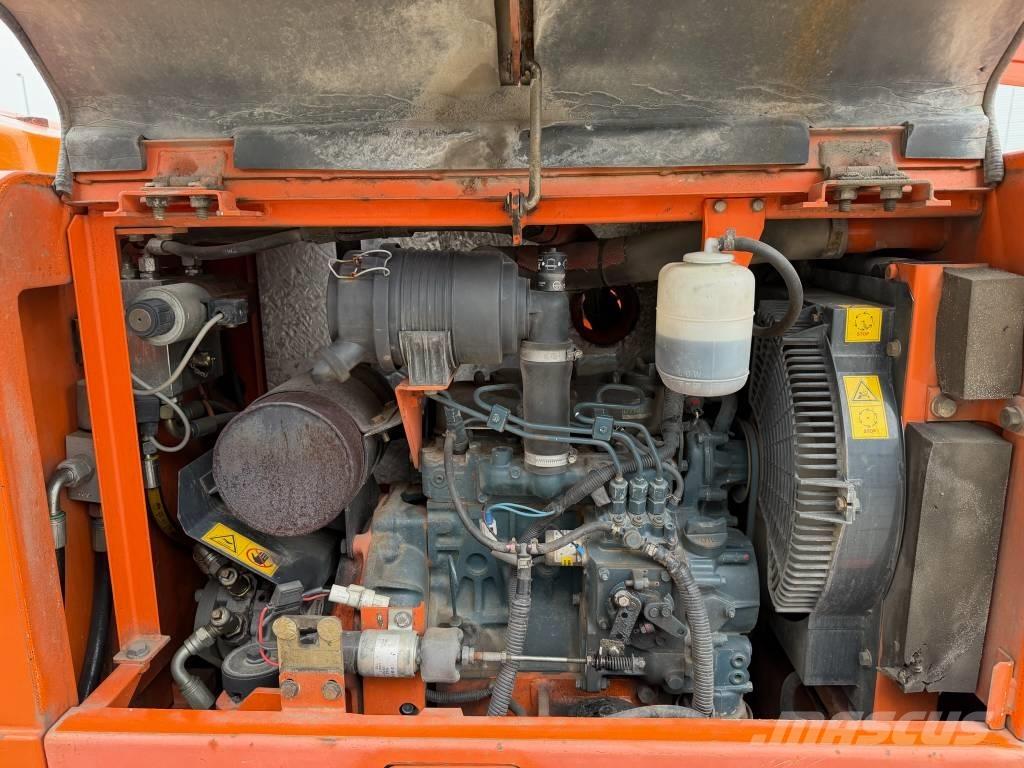 Hitachi HX 140 B-2 Plataformas de trabajo telescópica