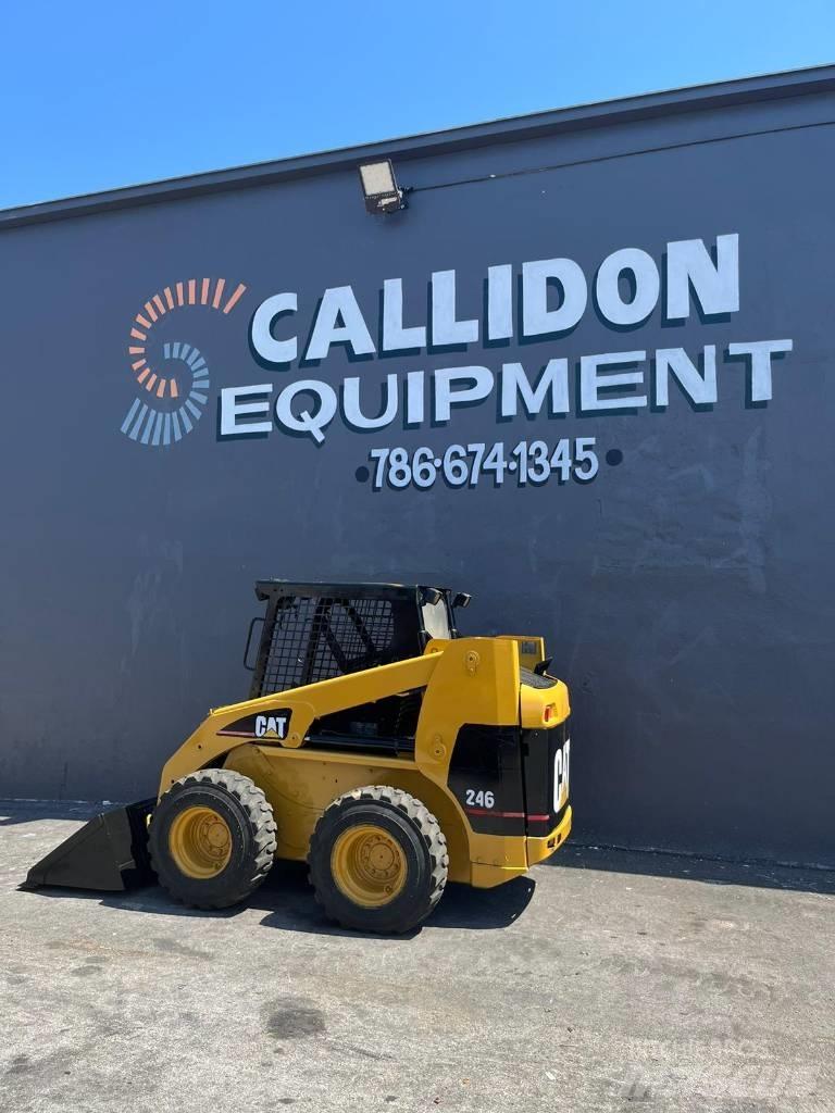 CAT 246 Minicargadoras