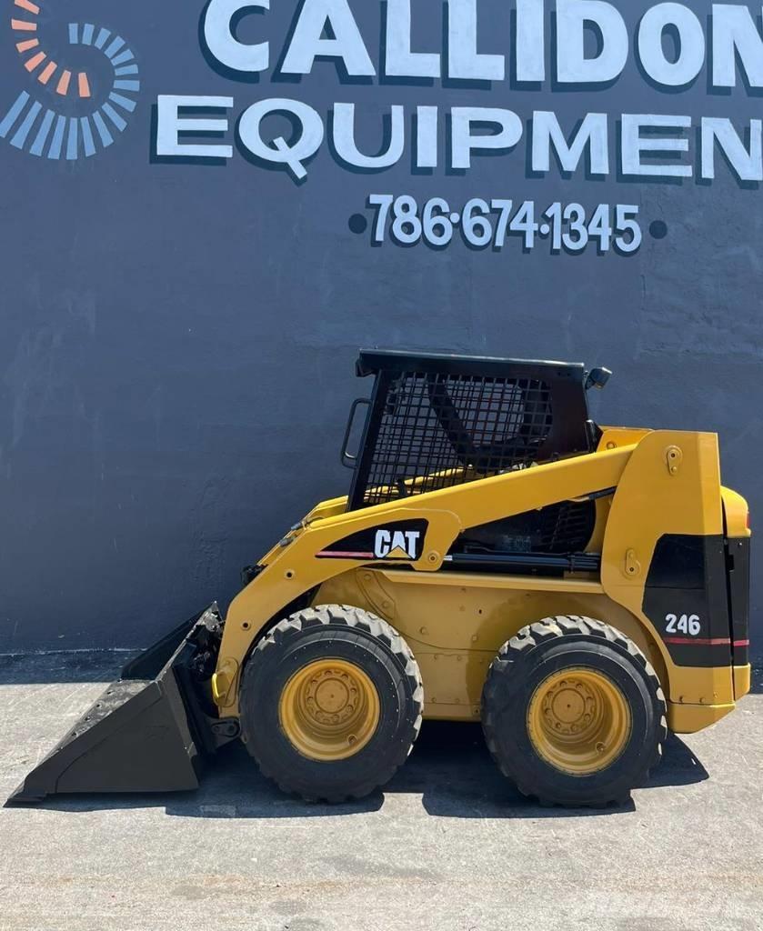 CAT 246 Minicargadoras