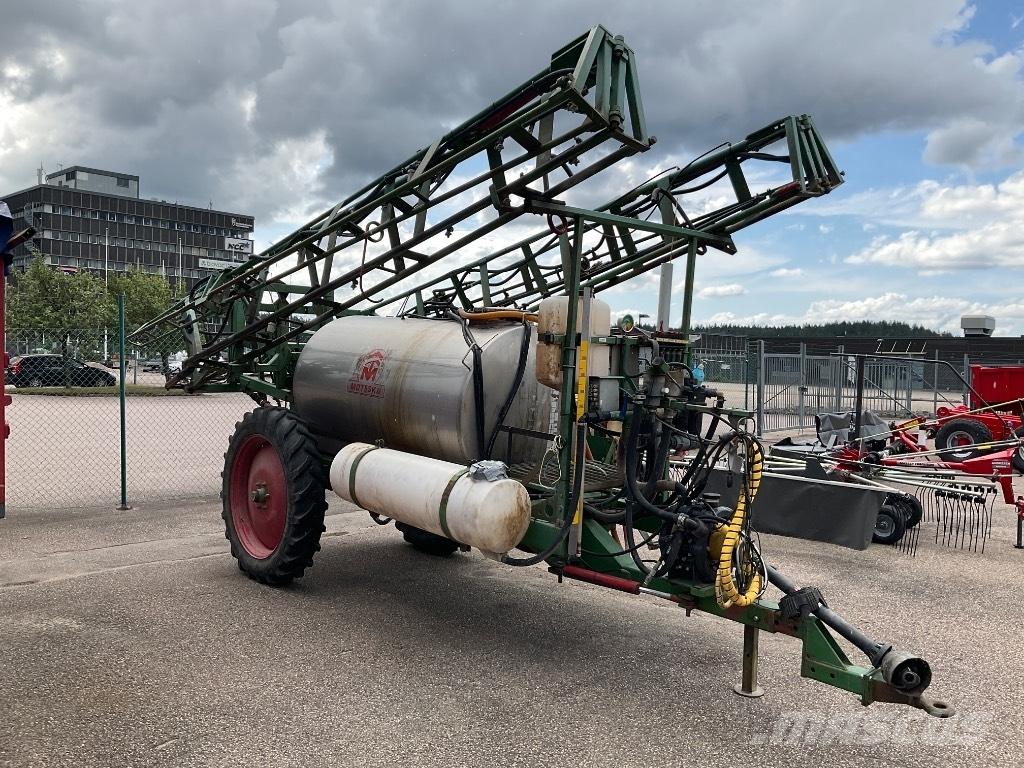 Moteska 2500 Pulverizadores arrastrados