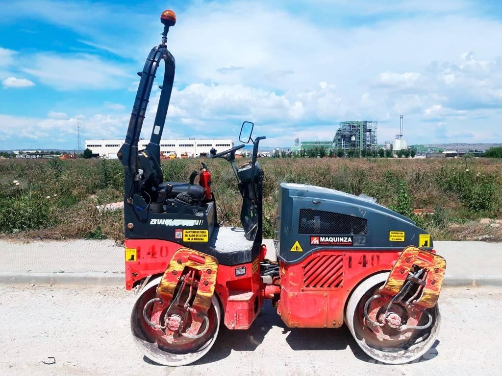 Bomag BW 120 AD-4 Rodillos de doble tambor