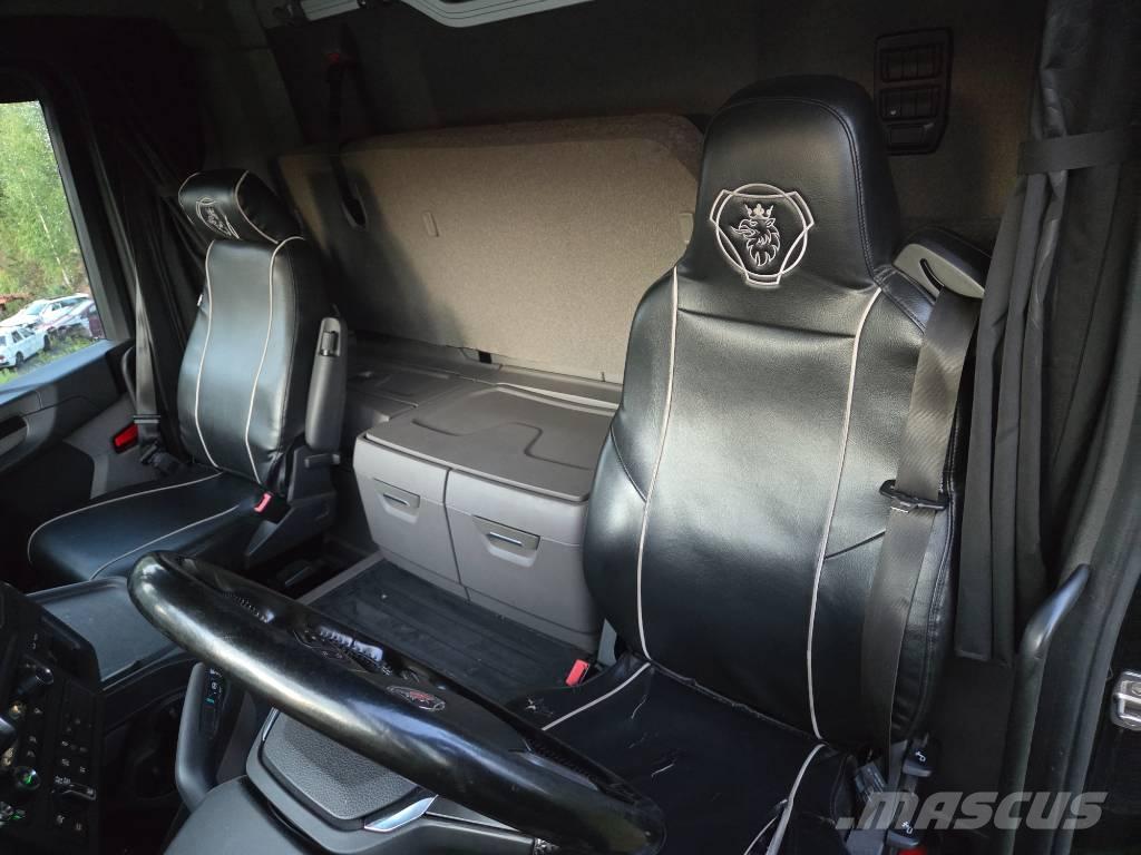 Scania R 450 Camiones de transporte de maquinaria forestal