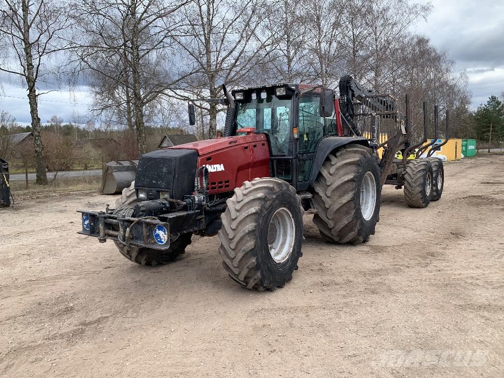 Valtra 8950 Tractor forestal