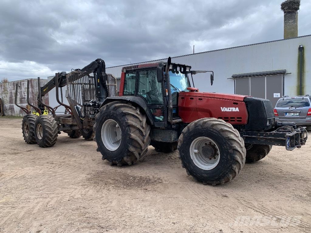 Valtra 8950 Tractor forestal