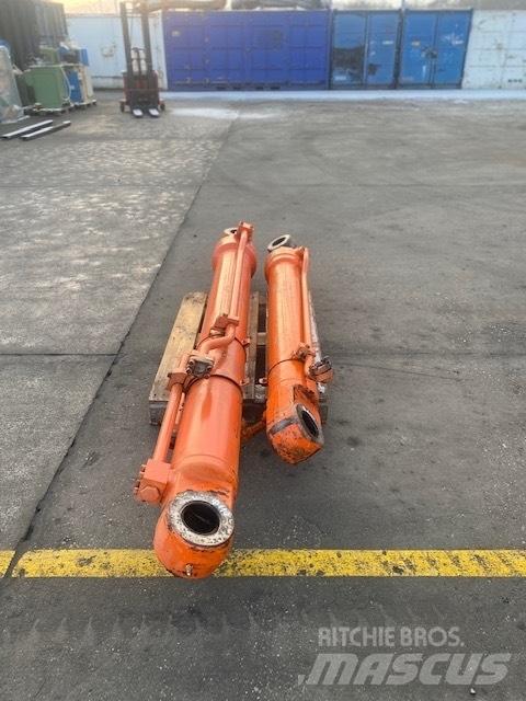 Fiat-Hitachi FH 450 Hidráulicos