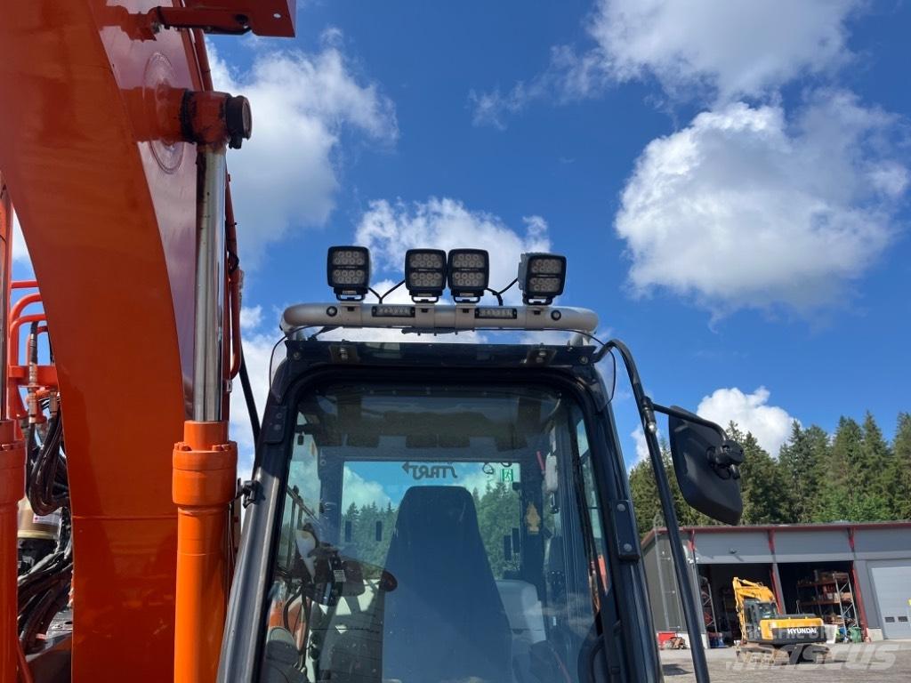 Hitachi ZX 135 US-6 Excavadoras de cadenas