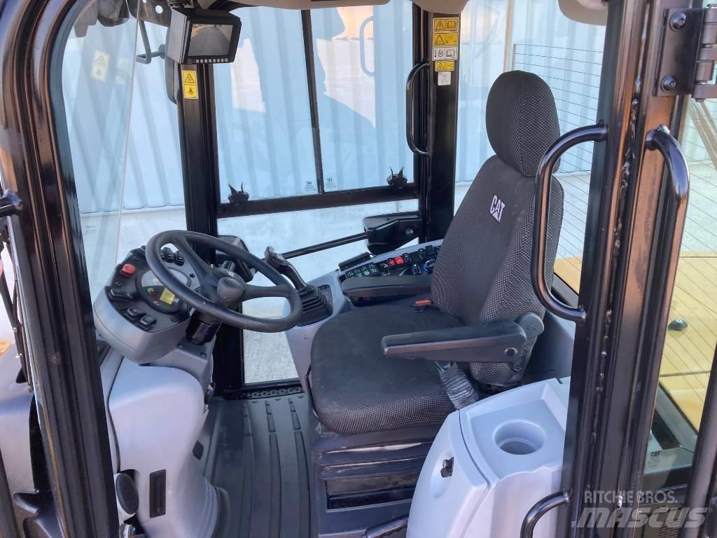 CAT 910 Cargadoras sobre ruedas