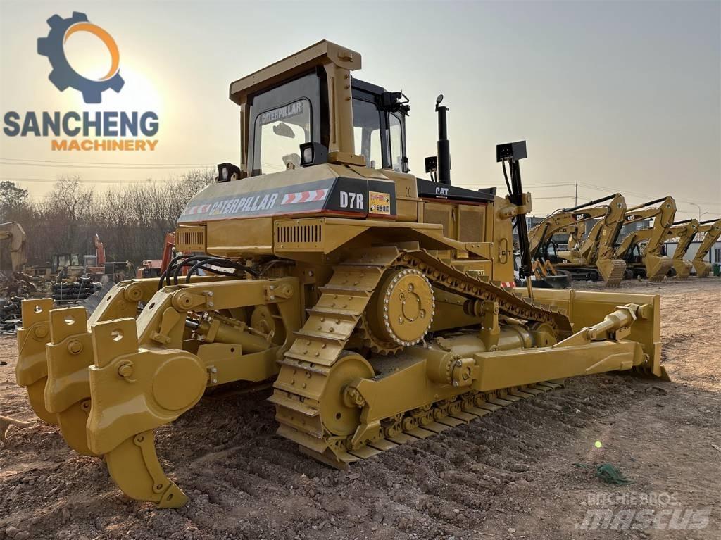 CAT D 7 R Buldozer sobre oruga