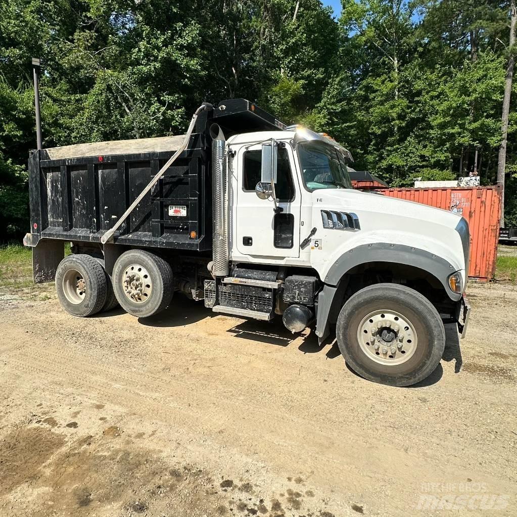 Mack GR 42 F9 Camiones bañeras basculantes o volquetes