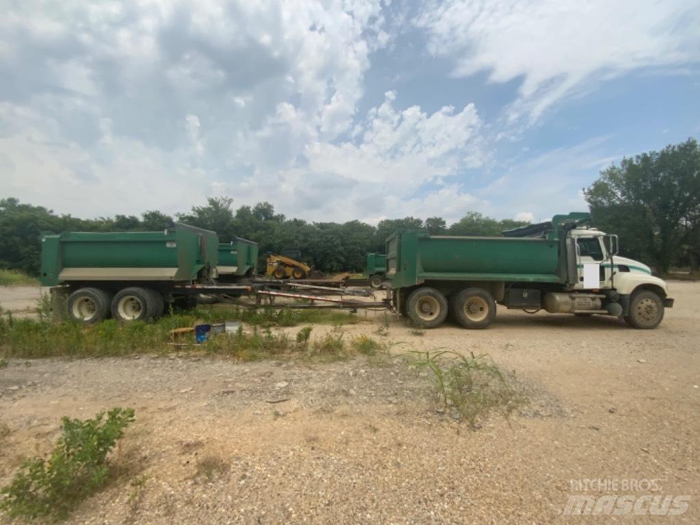 Mack Granite CV 713 Camiones bañeras basculantes o volquetes