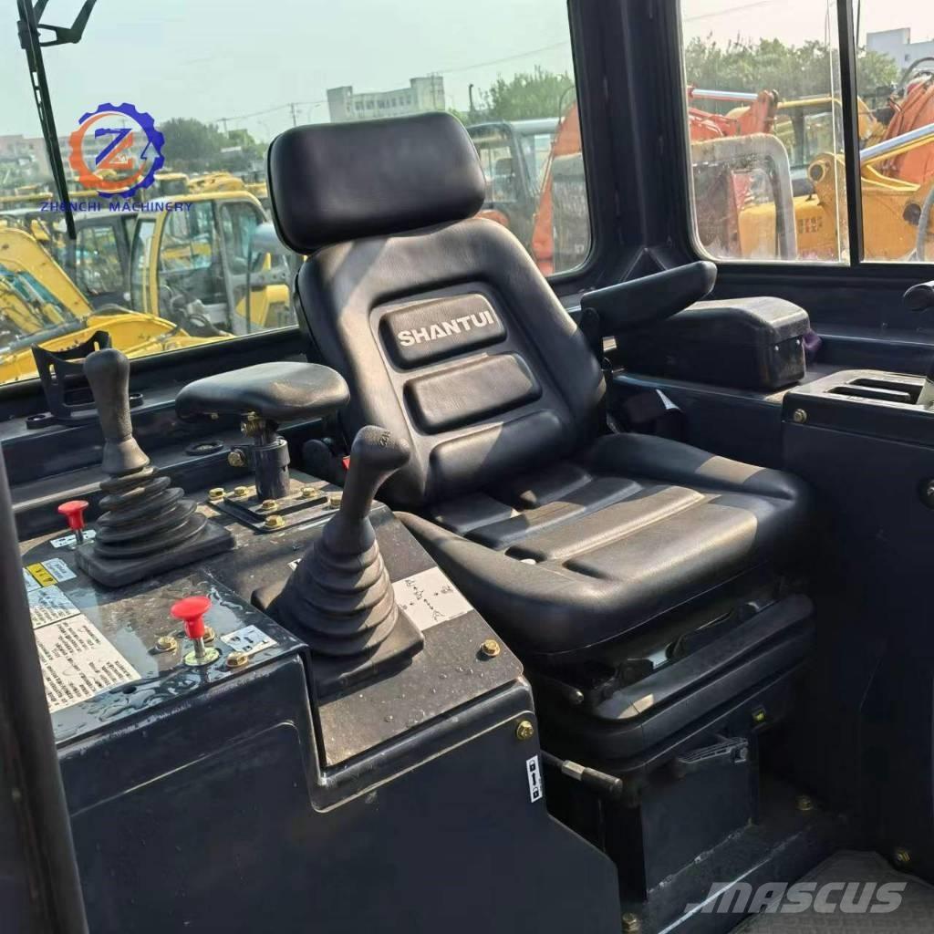 Shantui SD 22 Buldozer sobre oruga