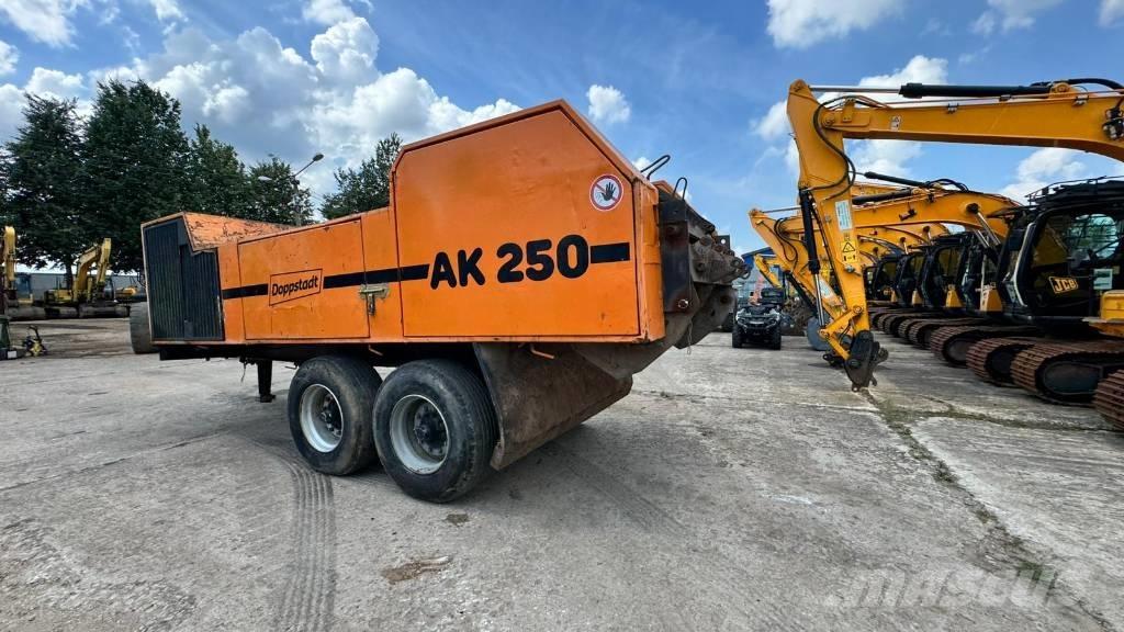 Doppstadt AK 250 Trituradoras para desguace