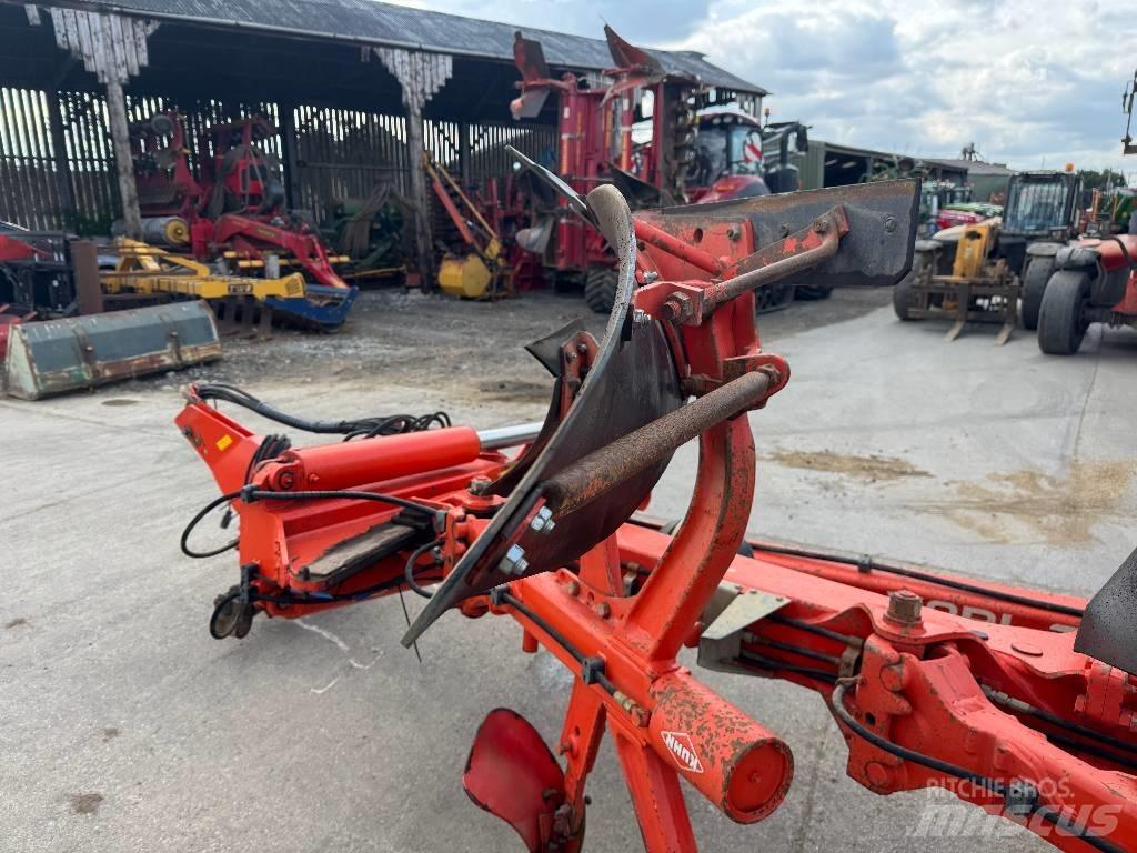Kuhn VT 1180 M6H Arados reversibles suspendidos