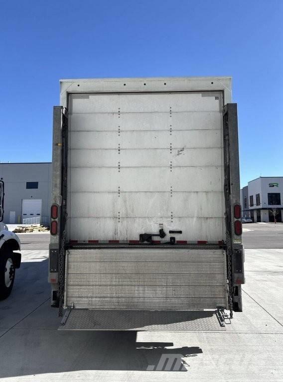 Freightliner M2 Camiones caja cerrada