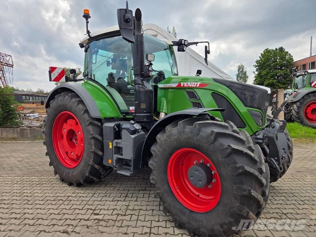 Fendt 724 Vario Tractores