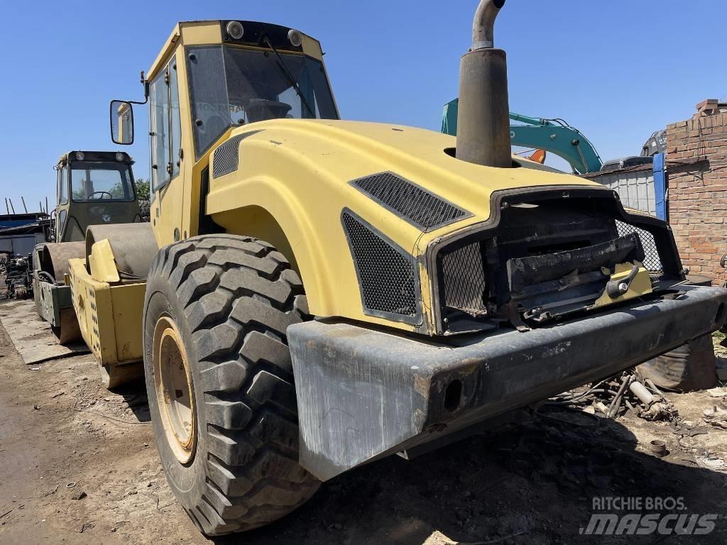 Bomag 226-4 Rodillos de un solo tambor
