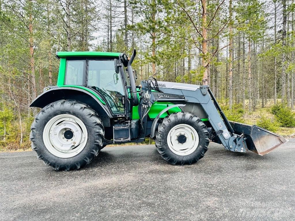 Valtra T 131 Tractores