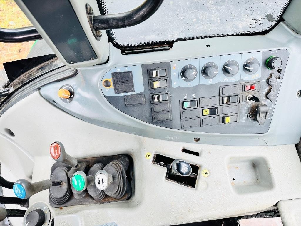 Valtra T 131 Tractores