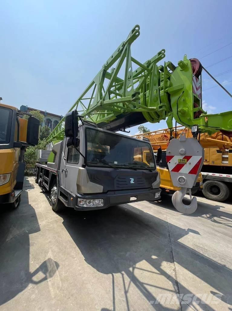 Zoomlion ZTC251V Cabrestantes, montacargas y elevadores de materiales