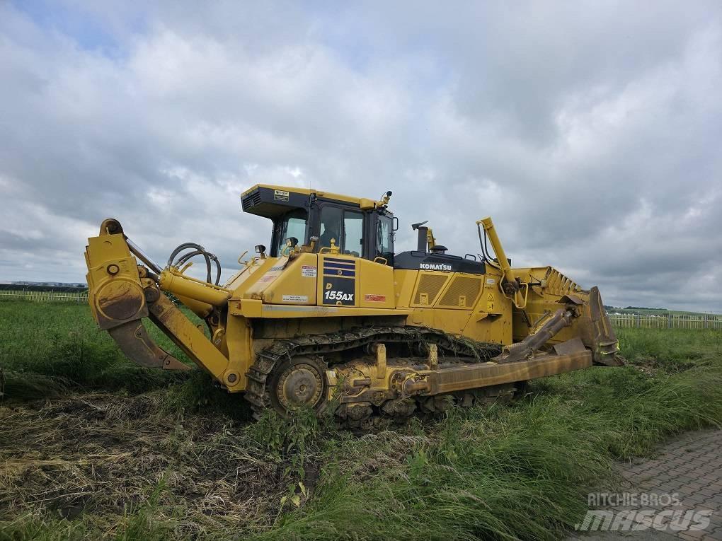 Komatsu D155AX-8 Buldozer sobre oruga