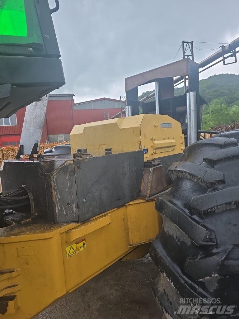 CAT 525 C Arrastrador de troncos