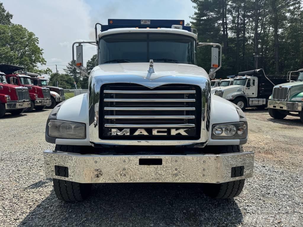 Mack Granite GU 713 Camiones bañeras basculantes o volquetes