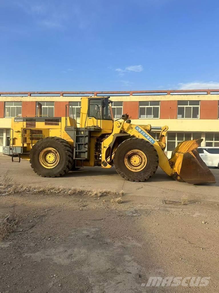 Komatsu WA 600-6 Cargadoras sobre ruedas