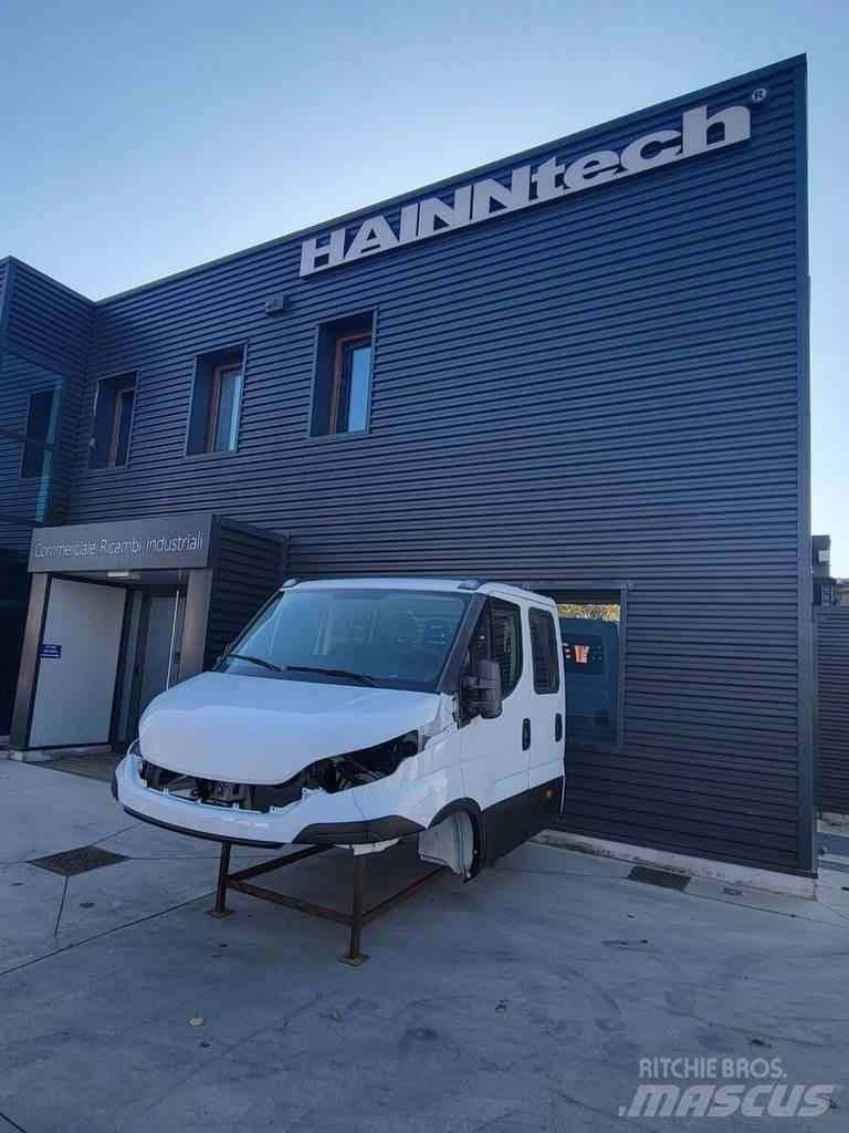 Iveco DAILY E6 Cabinas e interior