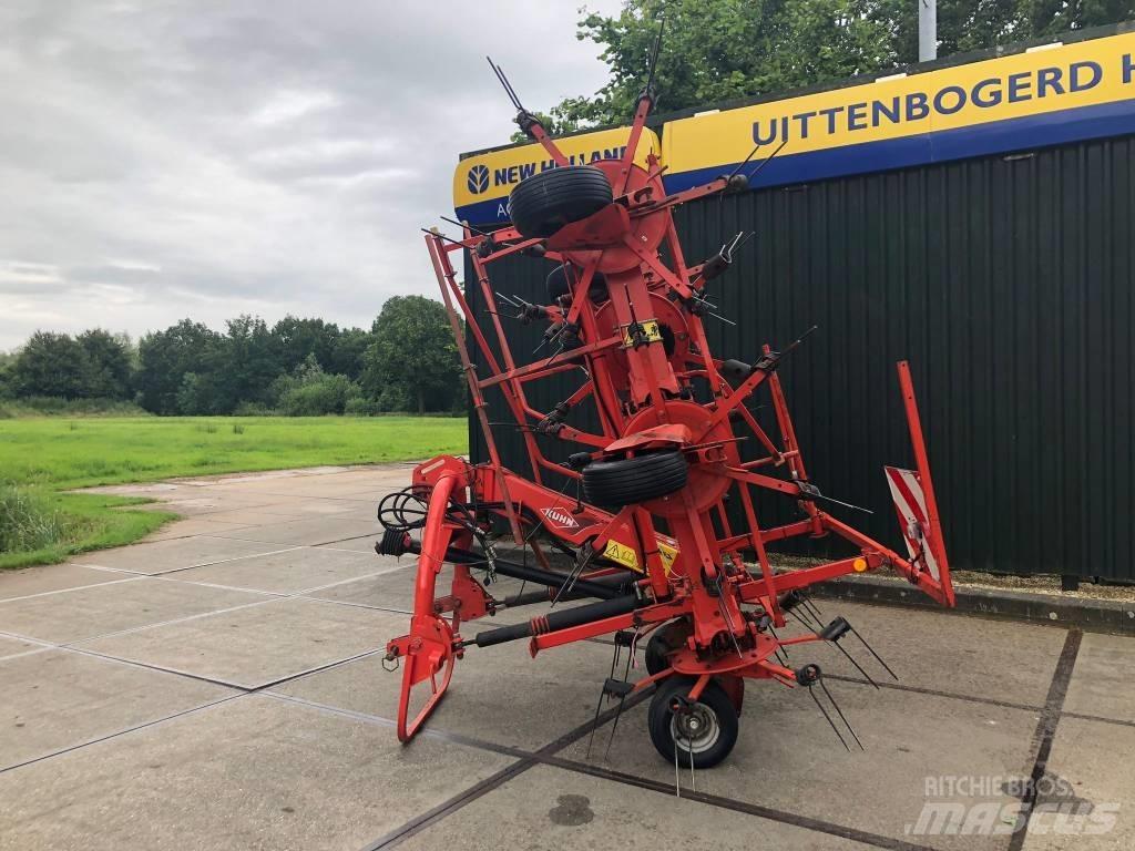 Kuhn GF 8702 Rastrillos y henificadores