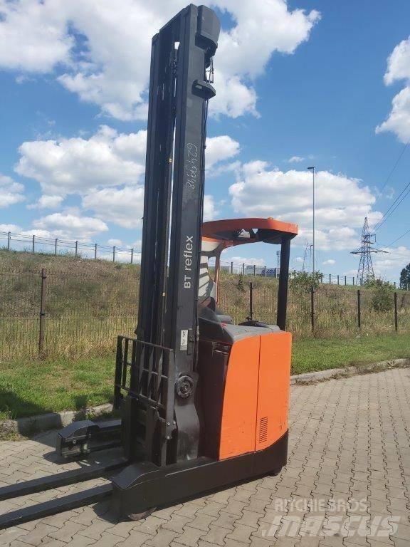 BT RR E 160 Carretillas retráctiles