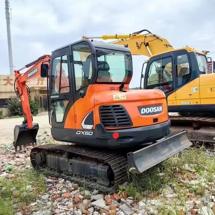 Doosan DX 60 Mini excavadoras < 7t