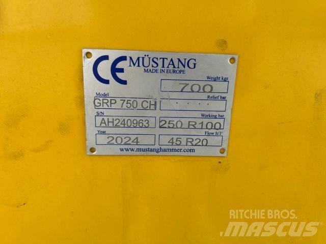 Mustang GRP 750 CH Pinzas