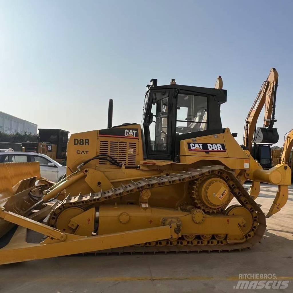 CAT D 8 R Buldozer sobre oruga
