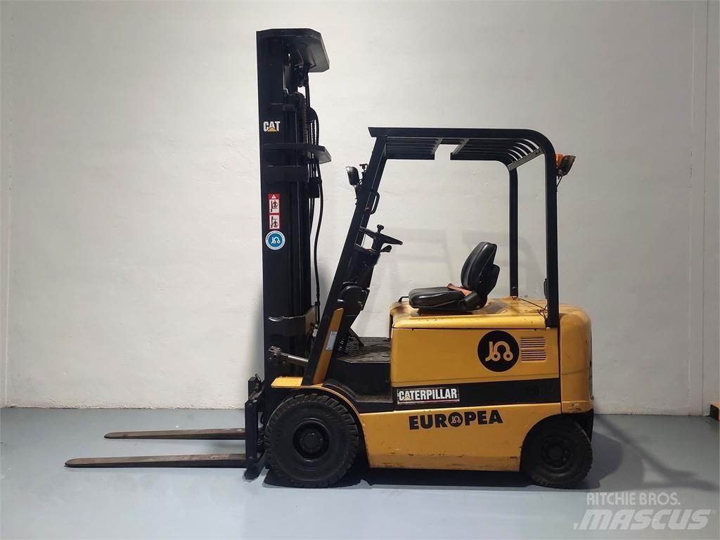 CAT EP25K PAC Carretillas de horquilla eléctrica