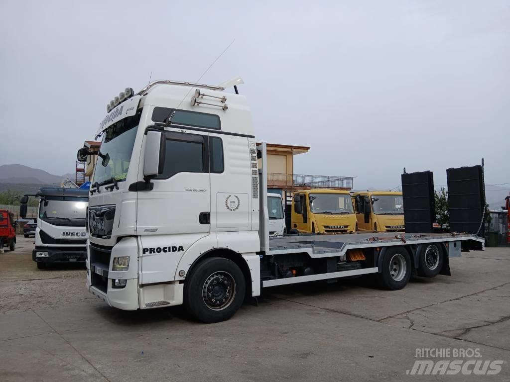 MAN TGX 26.560 Camiones portamaquinaria