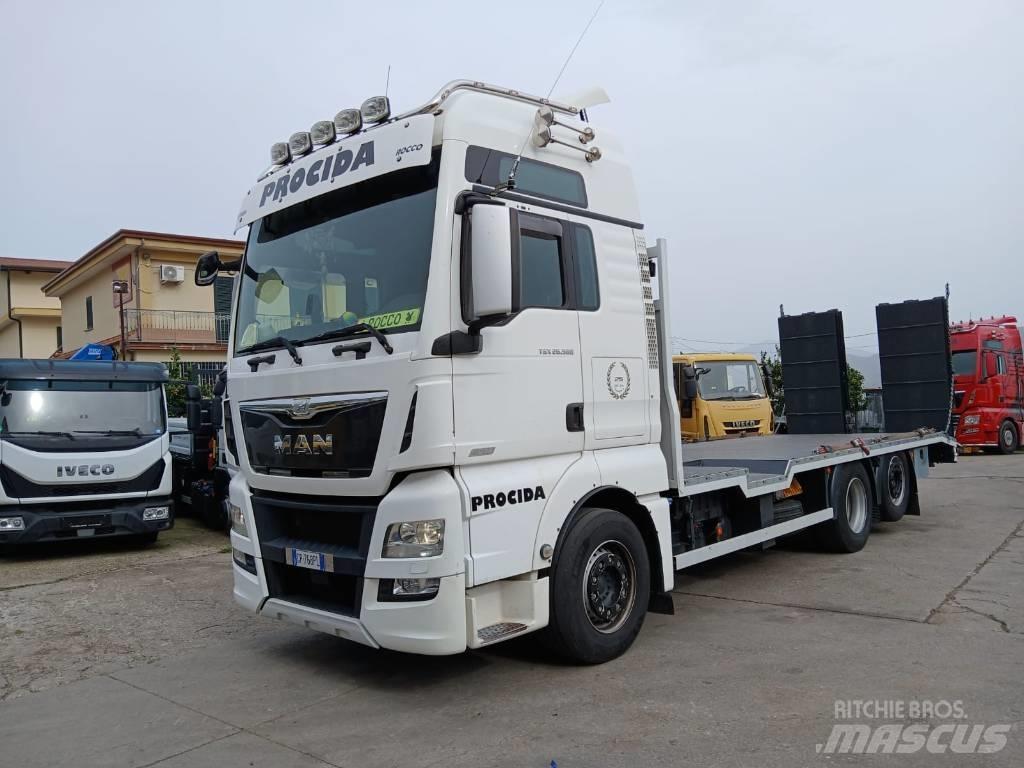 MAN TGX 26.560 Camiones portamaquinaria