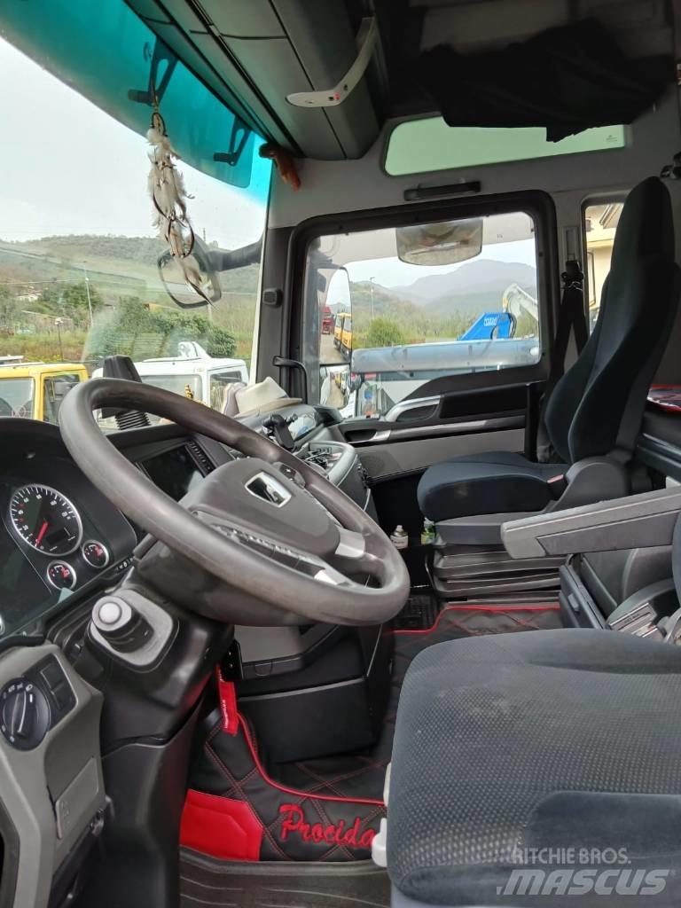 MAN TGX 26.560 Camiones portamaquinaria