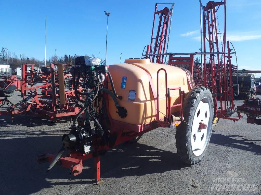 Junkkari 2300 / 15 / 3 Pulverizadores arrastrados
