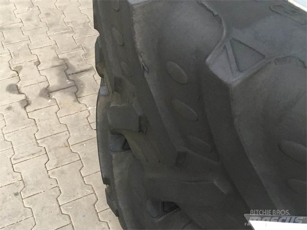 BKT 480/70R34 Neumáticos, ruedas y llantas