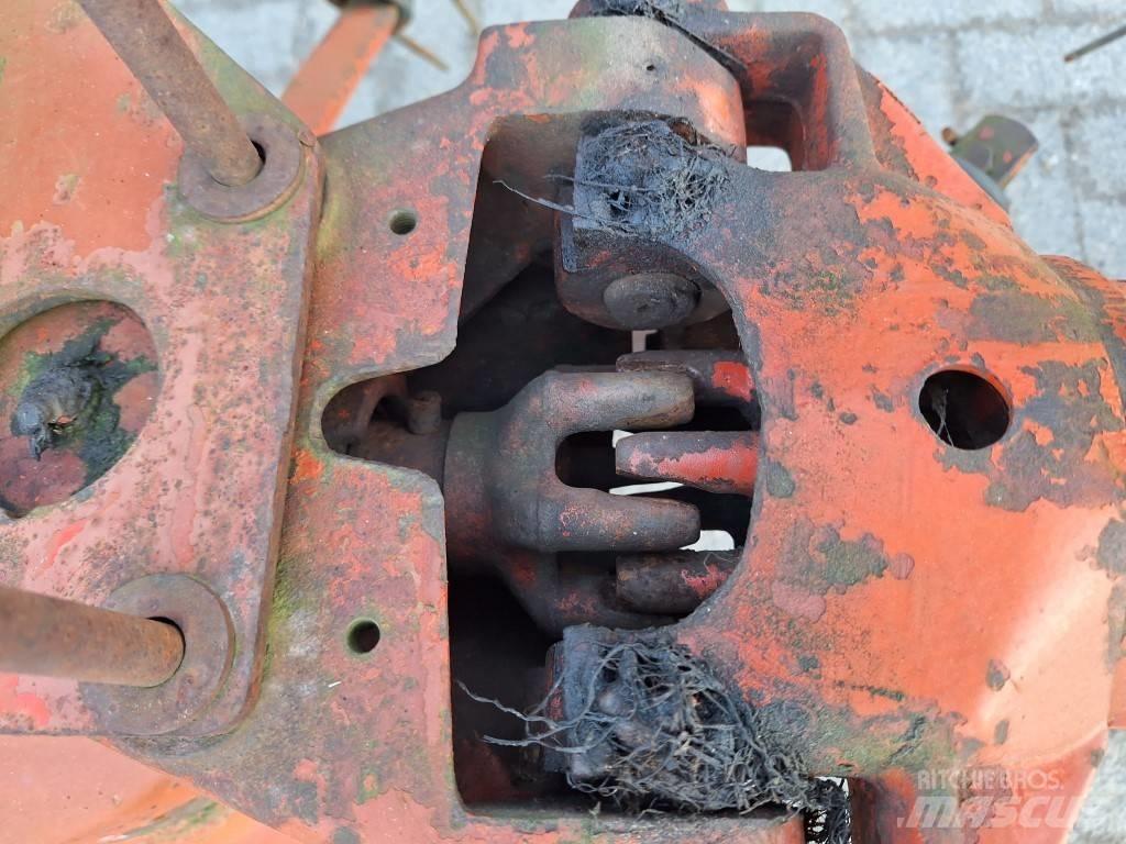 Kuhn GF 8501 T Rastrillos y henificadores