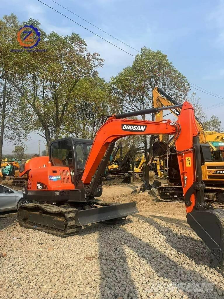 Doosan DX 60 Mini excavadoras < 7t