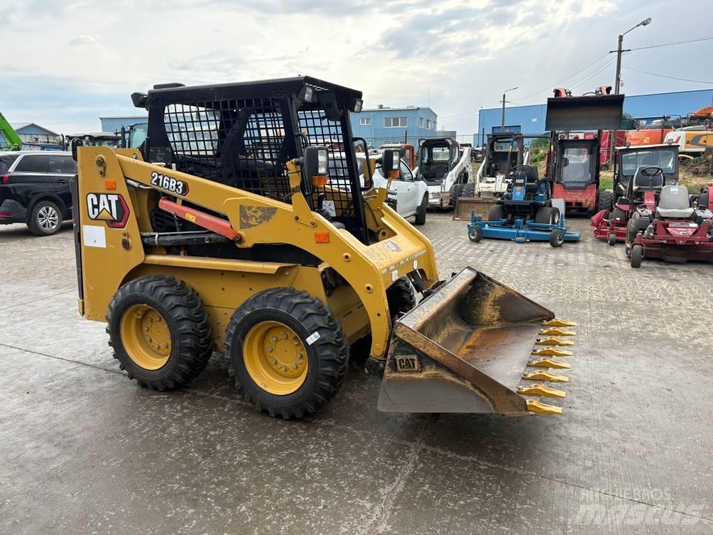 CAT 216 B 3 Minicargadoras