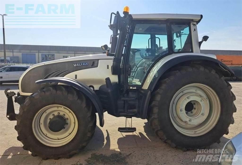 Valtra t 202 Tractores