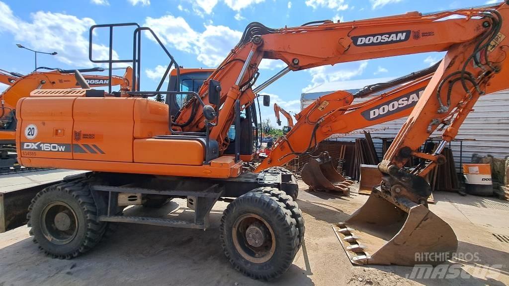 Doosan DX 160 W-3 Excavadoras de ruedas